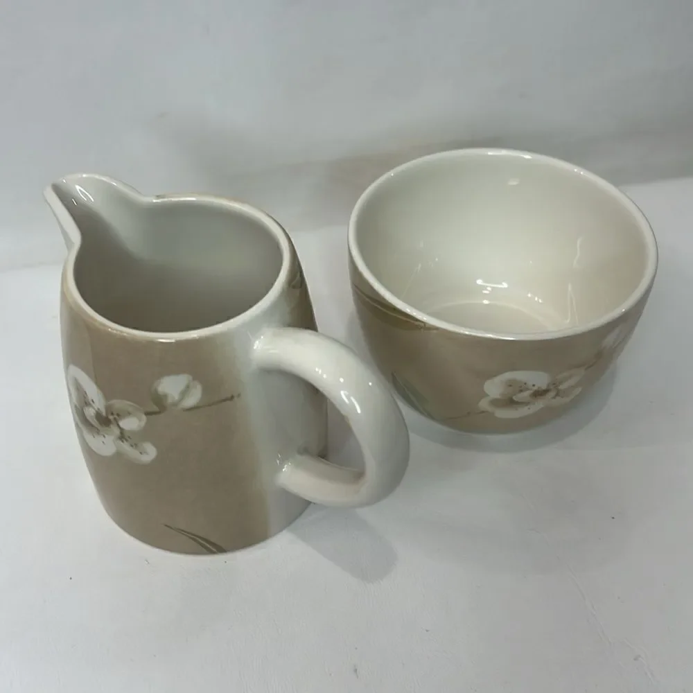 Crate & Barrel Orchid 10 Oz Creamer With Handle & 12 Oz Sugar Bowl Tan Floral